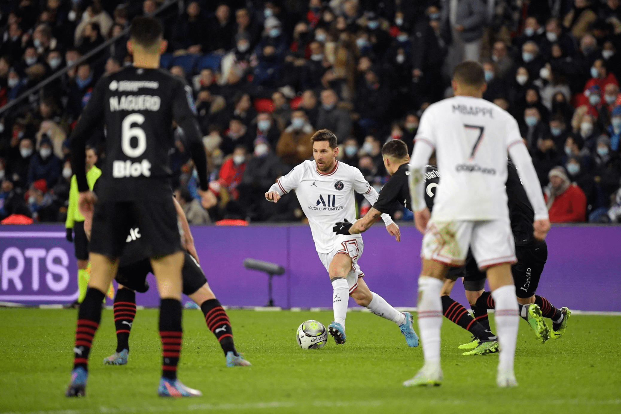 关于AC米兰险胜皇马,加维状态火热的信息 关于AC米兰险胜皇马,加维状态火热的信息