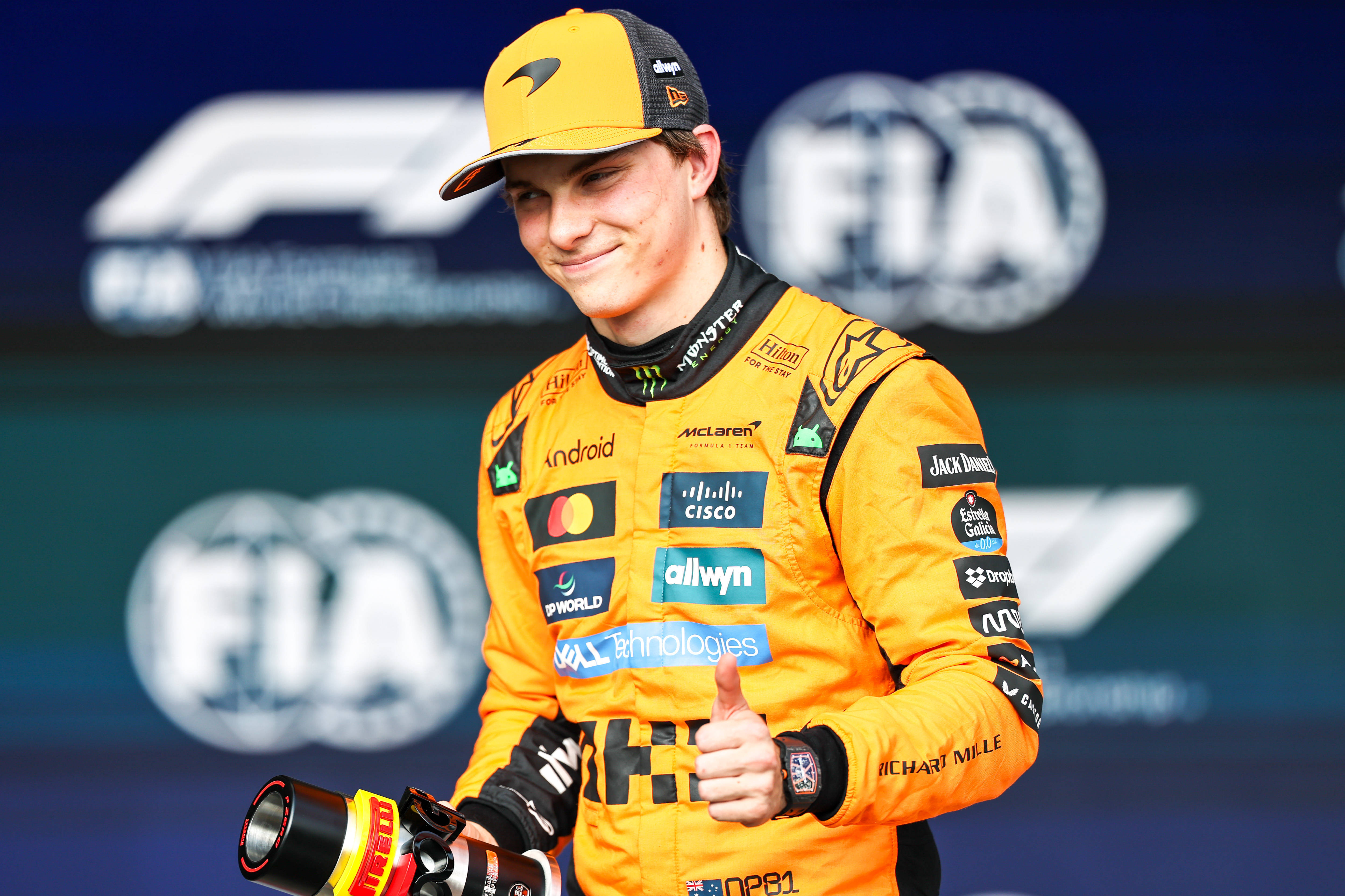 索伯车队险胜迈凯伦，拉塞尔统治全场