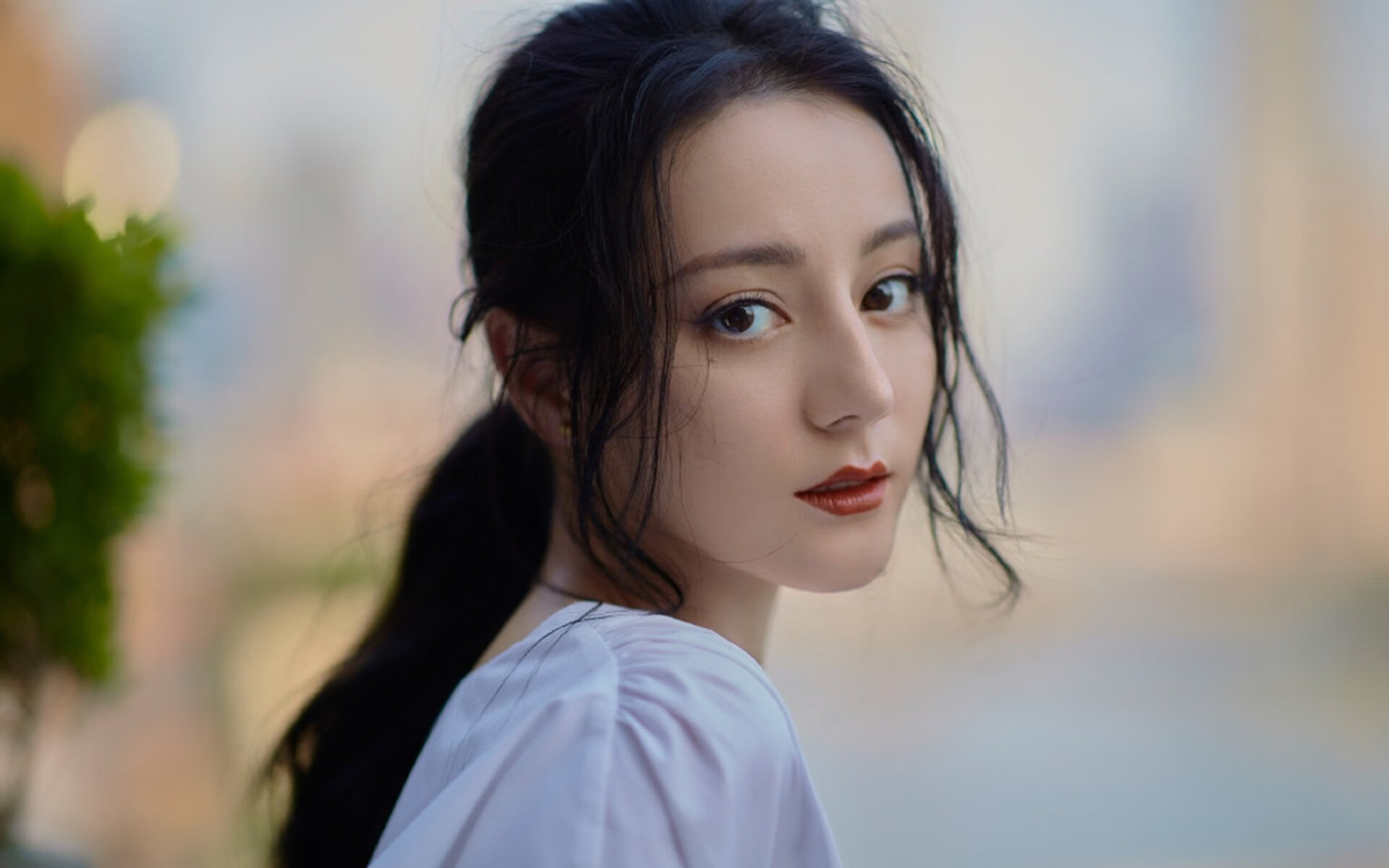 历史的反击，南非门神三拒点球，写就绿茵最热血篇章 他不是一个人在战斗！萨内一夫当关，承载着整个南非的足球梦