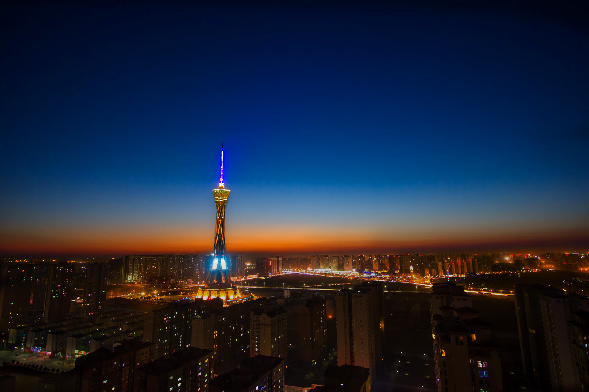 2026世界杯E组,阿方索·戴维斯一人改写命运,泰国vs波兰的唯一性之战